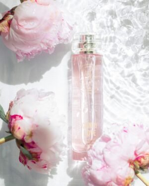 عطر "Velvet Bloom" من NokaLuxe